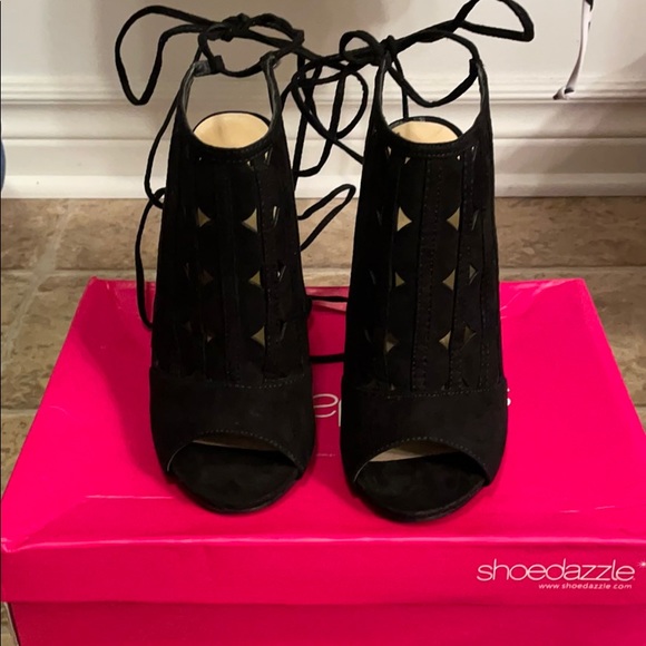Shoedazzle Black high healed bootie with wrap around at ankle - Picture 5 of 8